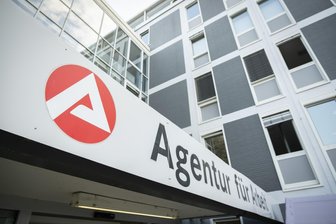 Bürgergeld: Simulierte Reform? - Nach langwierigen Verhandlungen innerhalb der Koalition hatte die Bundesregierung den Umbau des Bürgergeldes zur neuen Grundsicherung auf den Weg gebracht.
