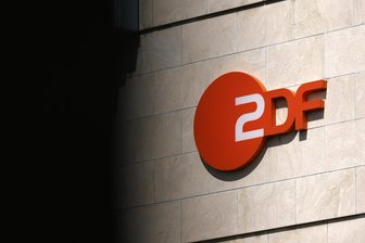 Bürgergespräch über Medienvertrauen in Freiberg - Das Logo des TV-Sender ZDF.