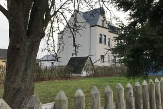 Bürgerhaus-Gebühr für Private verdreifacht: Protest aus Schönbrunn - Die private Vermietung des Bürgerhauses Schönbrunn soll künftig 100 statt bisher 35 Euro kosten. Dagegen gibt es im Ort Widerstand und eine Unterschriftenaktion.