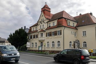 Bürgerhaushalt Hohenstein-Ernstthal: Grünes Licht für Rathausuhr und Panoramatafel - Aus dem Bürgerhaushalt soll eine neue Uhr fürs Rathaus in Wüstenbrand finanziert werden.