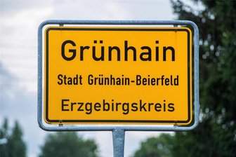 Bürgermeister lädt Einwohner von Grünhain-Beierfeld in Spiegelwaldhalle ein - Zur Einwohnerversammlung am 6. Februar in der Spiegelwaldhalle in Beierfeld sind die Bürger der Stadt eingeladen.