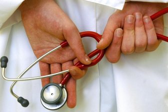 Bürgermeister macht extra Platz: Niederdorf bekommt Hausarzt -