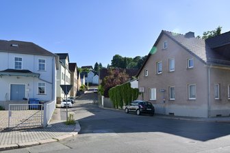 Bürgermeister von Wilkau-Haßlau kritisiert Telekom: Keine Beteiligung am Straßenausbau - Die Ziegelstraße in Wilkau-Haßlau wird ab Mitte Juni saniert.