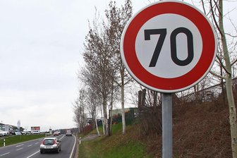 Bürgermeister will Tempolimit auf Staatsstraße im Vogtland - Auf der Staatsstraße 309 wünscht Eichigts Bürgermeister ein Tempolimit.