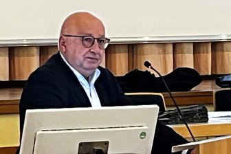 Bürgermeister zur Asyl-Erstaufnahme: Pläne „schwer umsetzbar für eine Kleinstadt wie Waldheim“ - Steffen Ernst, Bürgermeister von Waldheim, schilderte im Kreistag am Mittwochnachmittag in Freiberg die Situation in seinem Ort nach der Entscheidung des Landes, eine Asyl-Erstaufnahme zu errichten.