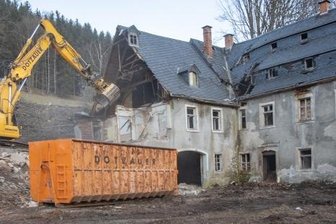 Bürgerpark statt Industriebrache - Herolder feiern neue Anlage - Rückblick: Im Januar vergangenen Jahres wurde die alte Harzer-Fabrik in Herold abgerissen.
