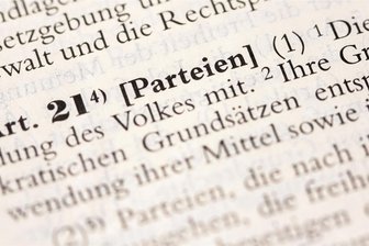 Bürgerrechtler kommt zu Friedensdekade nach Crottendorf - Das Grundgesetz ist Thema der Friedensdekade am Mittwoch in Crottendorf.