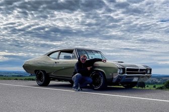 Buick, Framo oder Simson: Am Samstag schlägt das PS-Herz in Altmittweida schneller - Daniel Ostmann mit seinem Buick Special Deluxe Dragster.