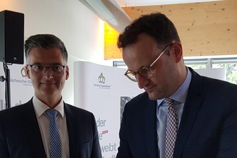 Bundesgesundheitsminister Jens Spahn will geriatrische Reha reformieren - Jens Spahn am Dienstag im Therapie- und Wohlfühlzentrum Bad Elster.