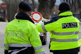 Bundespolizei macht starken Anstieg unerlaubter Einreisen nach Deutschland aus - Die Zahl fürs erste Vierteljahr hat sich in Sachsen seit 2021 fast verdreifacht. Sachsens Flüchtlingsrat betont: Unerlaubte Einreise macht Menschen nicht zu illegalen Personen.