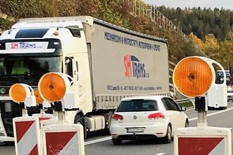 Bundesstraße 174: Schon wieder eine Fahrspur zwischen Zschopau und Hohndorf gesperrt - Die rechte Spur am Hohndorfer Berg ist gesperrt.