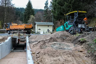 Bundesstraße 283: Vollsperrung noch bis 22. November - Man kann schon gut erkennen, wie der Radweg unter der Bundesstraße durch verläuft.