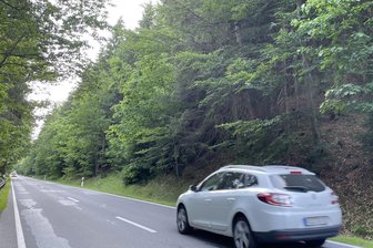 Bundesstraße im Erzgebirge an zwei weiteren Stellen in Kürze gesperrt - Ein weiterer Abschnitt der Bundesstraße 283 im Erzgebirge muss wegen Baumfällarbeiten ab Ende dieses Monats gesperrt werden.