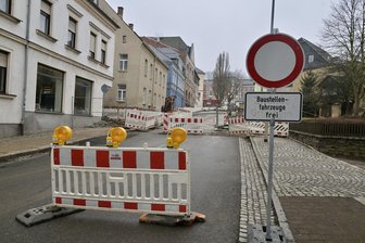 Bundesstraße im Erzgebirge ist frei - und schon wieder voll gesperrt - Die Sperrung der B 169 im Schneeberger Ortsteil Neustädtel endete am Freitag.