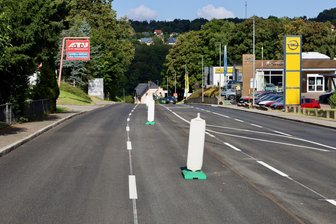 Bundesstraße im Erzgebirge: Nach zwei Jahren Bauzeit wieder freie Fahrt in Bad Schlema - Die Bauarbeiten auf der B 169 in Bad Schlema gehen zu Ende.