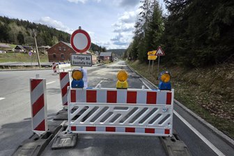 Bundesstraße im Vogtland dicht: Wie kommen Retter trotzdem schnell ans Ziel? - Die Markneukirchner Straße in Zwota wird von der Firma Streicher saniert.