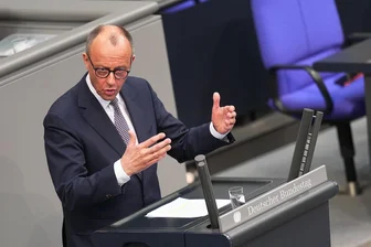 Bundestag stimmt Schuldendeal zu: Wie Merz sich damit dem Kanzlerstuhl nähert - Friedrich Merz hat die Abstimmung zur Grundgesetzänderung am Dienstag gewonnen. Er musste aber auch reichlich Kritik einstecken.