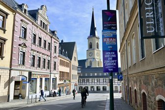 Bundestagswahl 2025: So hat die Region Stollberg abgestimmt - Wahlplakate in Stollberg: Die AfD fuhr durch die Bank weg Erfolge ein.