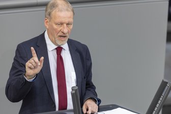 Bundestagswahl: Wer das Erzgebirge künftig in Berlin vertritt - Thomas Dietz bleibt AfD-Abgeordneter im Bundestag. Er will allen voran den Bau weiterer Windkraftanlagen im Erzgebirge verhindern.