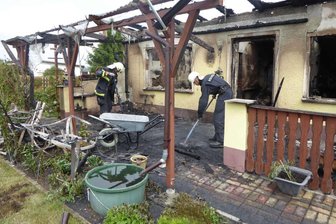 Bungalow in Kleingartenanlage brennt aus -