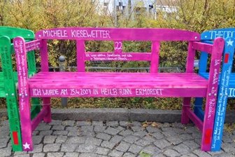 Bunte Bänke erinnern in Zwickau an NSU-Opfer -