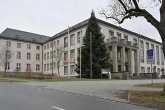 Buntmetall von der Stadthalle Oelsnitz gestohlen: Polizei stellt Tatverdächtige samt Diebesgut - Ein Diebstahl geschah an der Stadthalle Oelsnitz.