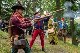 Burgfest mit Kanonendonner -