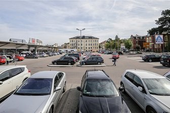 Burgstädt: Ernstings Family zieht in neue Räume - Im Fachmarktzentrum an der Straße der Deutschen Einheit in Burgstädt befinden sich Geschäfte des täglichen Bedarfs. Ein Modegeschäft zieht in leerstehende Räume der Drogeriekette Rossmann, die an die Chemnitzer Straße umgezogen war. Foto:Toni Söll/Archiv