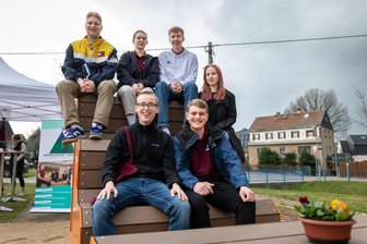 Burgstädt wählt: Landrat, Bundestag und Jugendstadtrat - Der Burgstädter Jugendstadtrat (Vorsitzende Lea-Sophie Roßner, oben Mitte) im Skatepark Mohsdorf.
