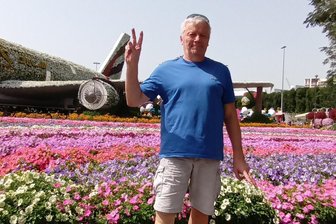Burgstädter in Dubai: „Wir waren spazieren, als die erste Rakete explodierte“ - Jens Wollschläger im „Miracle Garden“ kurz bevor die Explosion der ersten iranischen Rakete seine Urlaubspläne durchkreuzte.