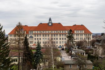 Burgstädter Schulen reagieren auf Unwetterwarnung - Das Burgstädter Gymnasium schickt seine Schüler wegen Glatteisgefahr ins Homeoffice.