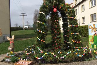 Burkersdorf: Auf die Weihnachtspyramide folgt die Osterglocke - Am Sonntag, 6. April, sind die Burkersdorfer wieder an die Osterglocke eingeladen.