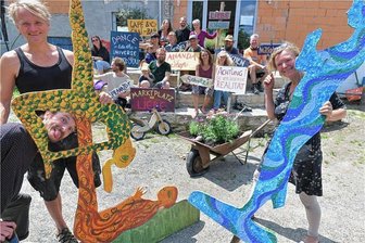 Burkersdorf: Yogafestival findet zum achten Mal statt - Auf dem Anandahof in Burkersdorf findet vom 13. bis 16. Juli ein Yogafestival statt. Die Vorbereitungen sind in vollem Gange.