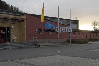 Burkhardtsdorfs Ortschef: Kein Verteilungskampf um Parkflächen - Wieso spielen die vielen Parkmöglichkeiten an der Eurofoam-Arena in Burkhardtsdorf keine Rolle bei der Neuordnung der Parkflächen im Ort? Auch diese Frage wird derzeit im Ort diskutiert.