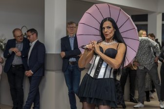 Burlesque und Musik: Wo die Awo im Vogtland ihre Räume einweiht - 