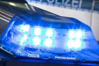 Bus macht sich selbstständig - hoher Schaden -
