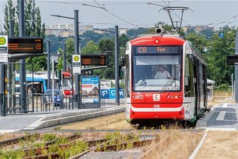 Bus und Bahn: Neuregelung bringt Vorteile für Pendler - Dittersdorf wird von den Linien C13 und C14 bedient. Der Amtsberger Ortsteil gehört nun zur Tarifzone 13. 
