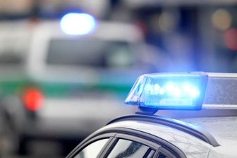 Busfahrer von Unbekannten überfallen - Die Polizei ist auf der Suche nach den Unbekannten.