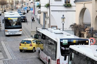 Eine Haltestelle in Reichenbach. Um den Busverkehr im Vogtland gibt es einen heftigen Streit.