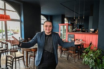 Café „Emmas Onkel“ auf dem Chemnitzer Kaßberg hat einen neuen Betreiber - Das ist der neue Betreiber von „Emmas Onkel“ auf dem Kaßberg. Alexander Krauß übernimmt ein weiteres Lokal in der Stadt.