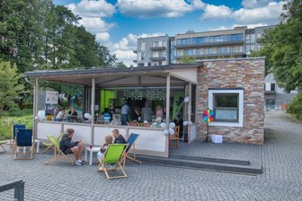 Café im Hofaupark in Auerbach weiter geschlossen: Stadt startet neuen Aufruf - Im Juli 2025 hatten Jugendliche das Café mit einem Pop-up-Store kurzzeitig belebt.