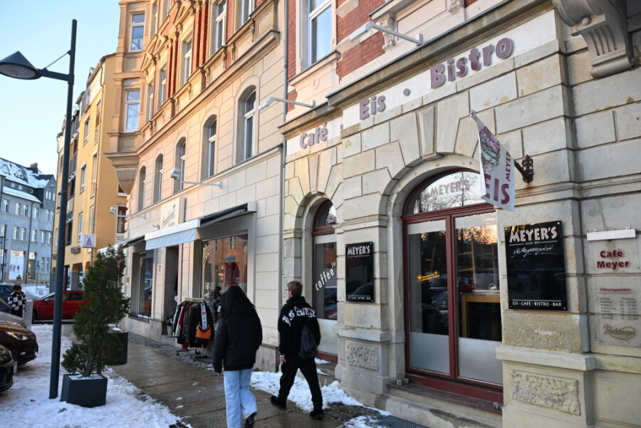Das Café Meyer's auf dem Johannisplatz in Limbach-Oberfrohna steht seit einer Woche leer.