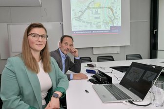 Cainsdorfer Brücke in Zwickau: Neubau nach 20 Jahren Anlauf - Baubürgermeisterin Silvia Queck und der Leiter des Tiefbauamtes stellten die aktuellen Pläne zum Neubau der Cainsdorfer Brücke vor.