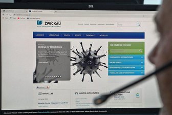 Callcenter-Anruf bei Corona: War das Vorgehen des Zwickauer Landratsamts rechtswidrig? - Für bis zu 200.000 Euro wurde die Nachverfolgung ausgelagert. An wen? Und lief das alles einwandfrei?