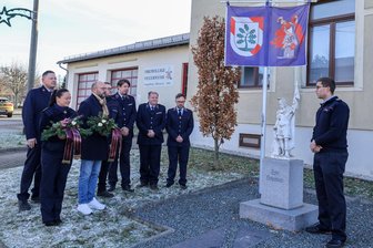 Callenberg ehrt verstorbene Feuerwehrleute - Zum Totensonntag haben die Kameraden der Feuerwehr in Langenberg ihrer verstorbenen Kameraden gedacht.