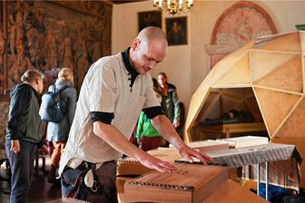 Campana-Festival auf der Rochsburg: Instrumente mit Körper und Seele erfahren - 