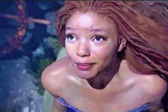 "Candystorm" für schwarze Arielle - Halle Bailey als Meerjungfrau im "Arielle"-Trailer.