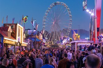 Cannabis-Verbot auf der Annaberger Kät? - Nahezu 200.000 Besucher zählte die Annaberger Kät im vergangenen Jahr. Darf auf so einem großen Volksfest Cannabis konsumiert werden?