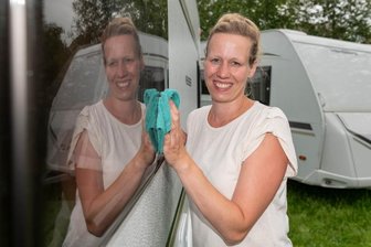 Caravan-Boom auch in Mittelsachsen: Händler muss Kaufwillige vertrösten - Heike Drawert aus dem Erlauer Ortsteil Theesdorf vermietet mit ihrer Firma Camper Queen Wohnmobile und verkauft diese außerdem. Die Branche erlebt momentan einen Boom, auch in Mittelsachsen.