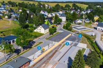Carlsfeld bekommt ein neues Gesicht - Der neugestaltete Platz in der Ortsmitte von Carlsfeld aus der Vogelperspektive. Neu sind unter anderem ...